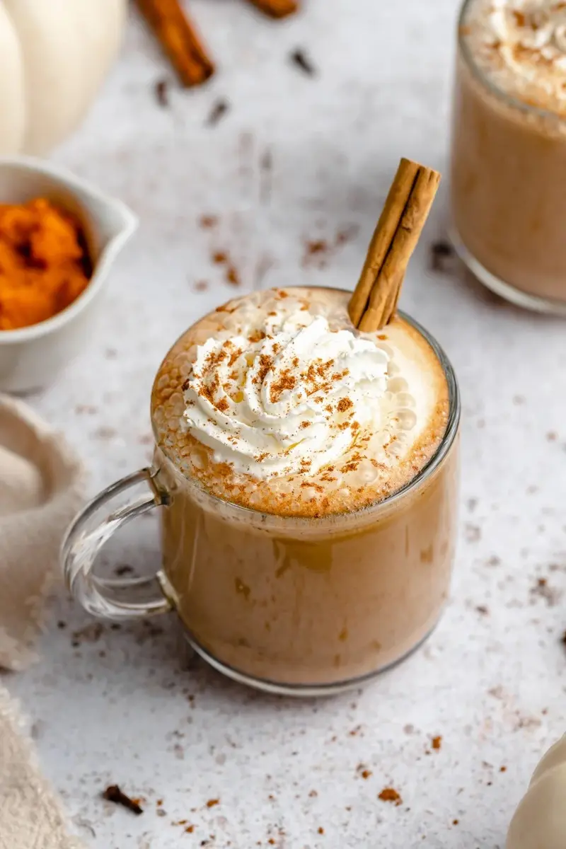 Latte l&agrave; g&igrave;? Nguồn gốc, c&aacute;ch pha, c&aacute;c loại Latte phổ biến 8