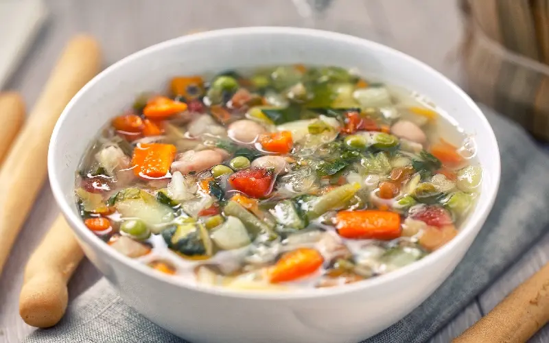 Minestrone là gì? Khám phá món súp rau củ nổi tiếng ở nước Ý 7