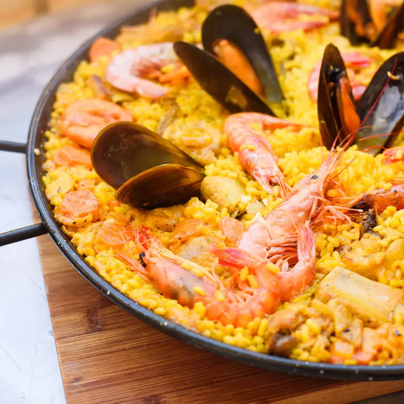 Paella: M&oacute;n cơm trứ danh của nền ẩm thực T&acirc;y Ban Nha 6