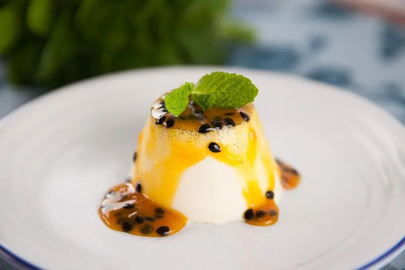 Panna Cotta l&agrave; g&igrave;? C&ocirc;ng thức l&agrave;m chuẩn vị kiểu &Yacute; 4