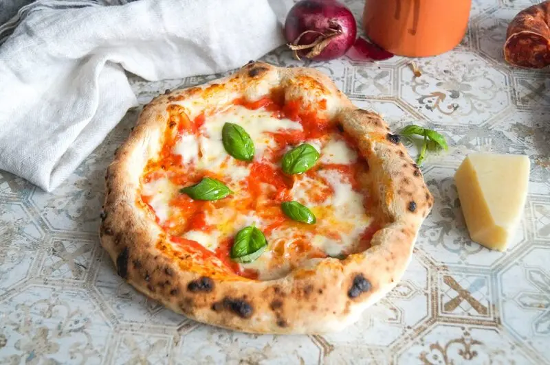Pizza Napoletana, m&oacute;n ăn biểu tượng của ẩm thực &Yacute; 9