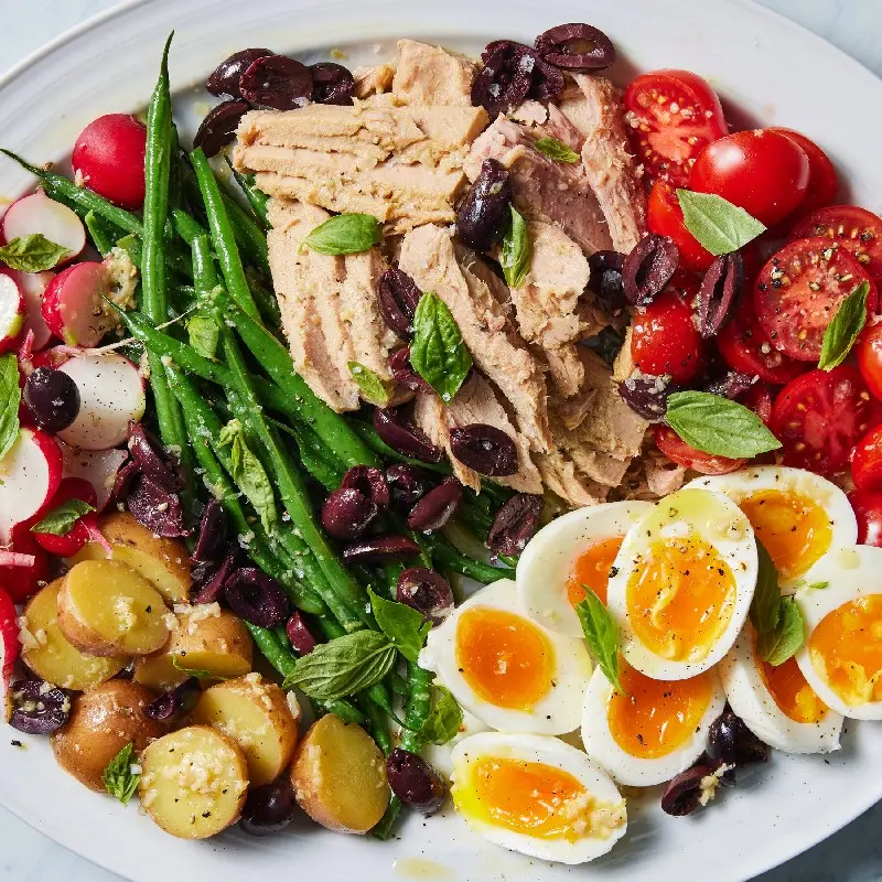 Salad Nicoise: M&oacute;n ăn thanh m&aacute;t từ th&agrave;nh phố Nice nước Ph&aacute;p 2