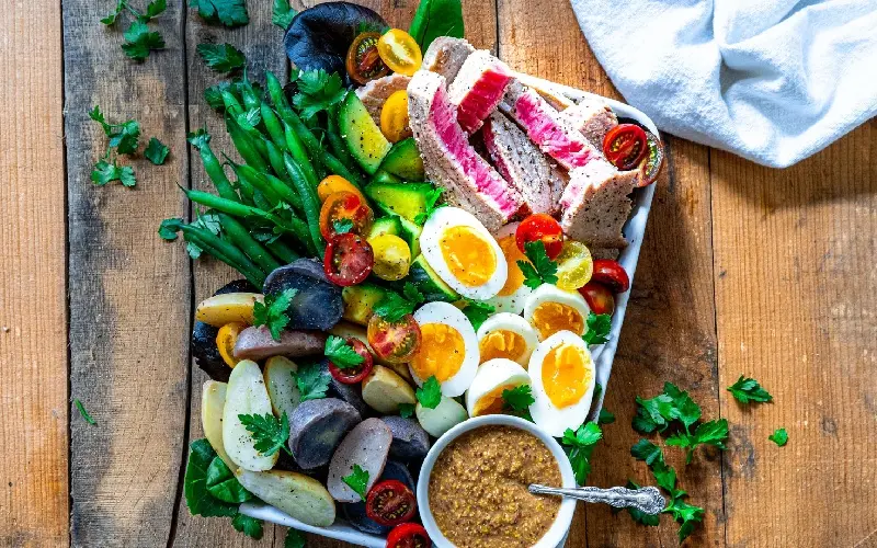Salad Nicoise: M&oacute;n ăn thanh m&aacute;t từ th&agrave;nh phố Nice nước Ph&aacute;p 11
