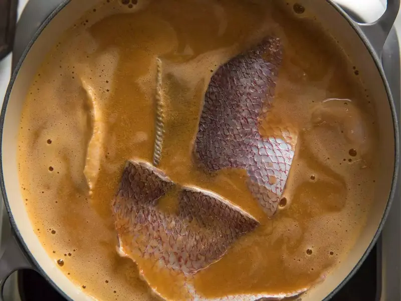S&uacute;p c&aacute; Bouillabaisse đặc sản nức tiếng v&ugrave;ng Marseille Ph&aacute;p 9