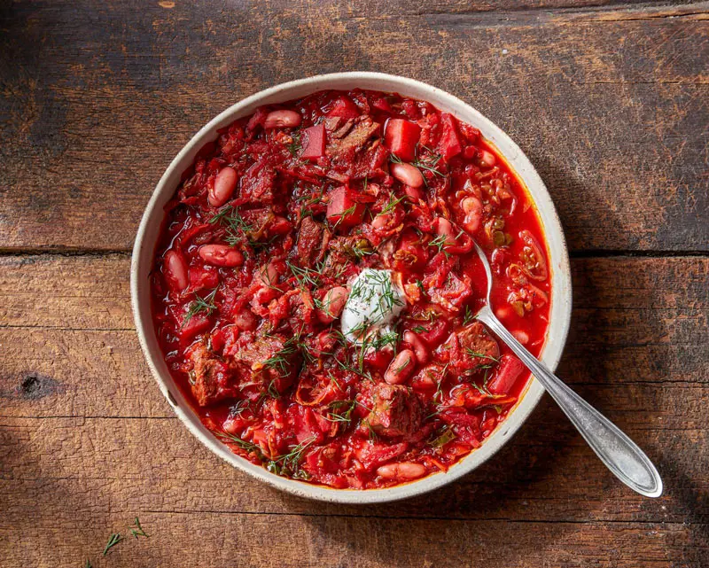 Thưởng thức borsch, m&oacute;n ăn mang hương vị đặc trưng của Đ&ocirc;ng &Acirc;u 2