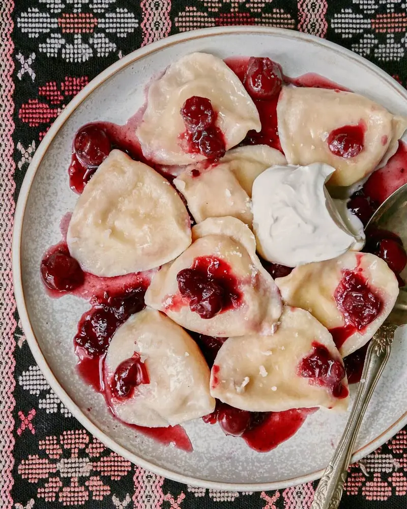 Thưởng thức borsch, m&oacute;n ăn mang hương vị đặc trưng của Đ&ocirc;ng &Acirc;u 7