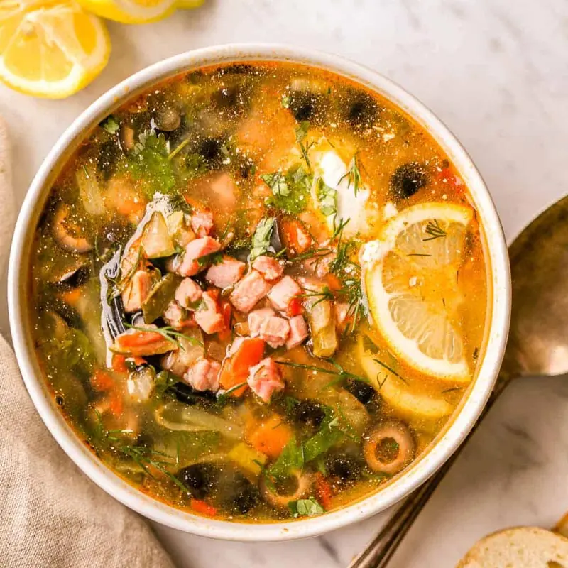 Thưởng thức borsch, m&oacute;n ăn mang hương vị đặc trưng của Đ&ocirc;ng &Acirc;u 9