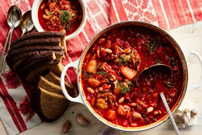 Thưởng thức borsch, m&oacute;n ăn mang hương vị đặc trưng của Đ&ocirc;ng &Acirc;u 5