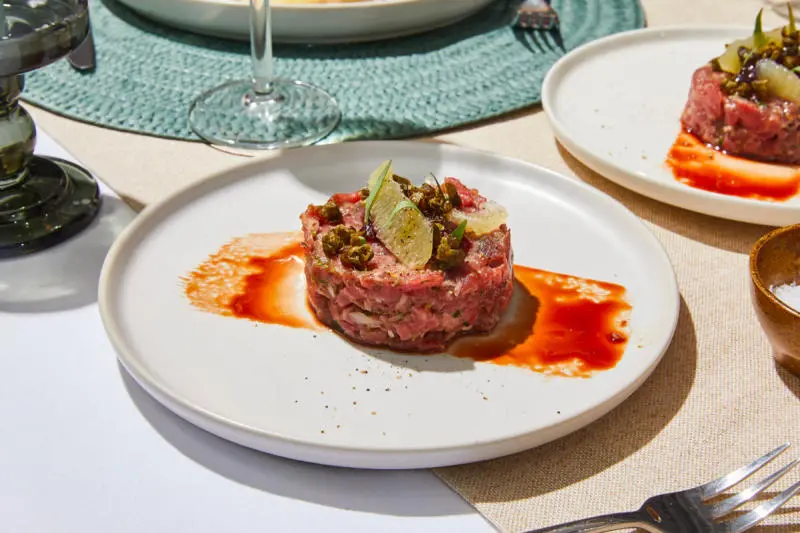 Thưởng thức thịt b&ograve; Tartare kiểu Ph&aacute;p ngon cực phẩm 5