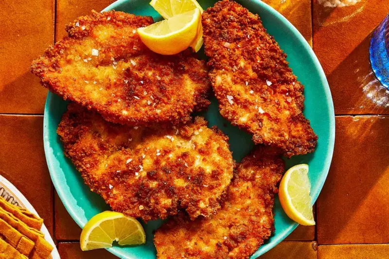 Wiener Schnitzel: Niềm tự h&agrave;o ẩm thực của người Vienna &Aacute;o 2