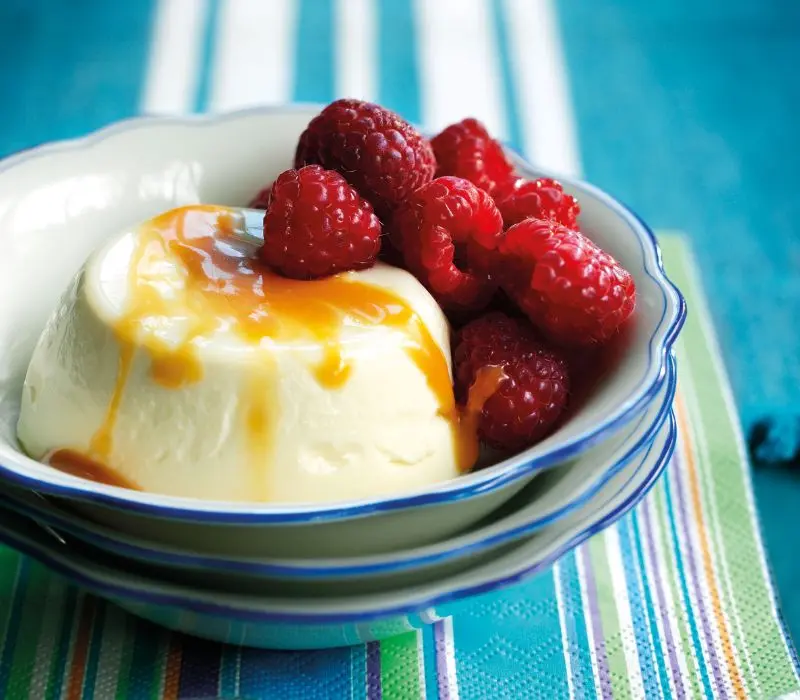 Panna Cotta là gì? Công thức làm chuẩn vị kiểu Ý