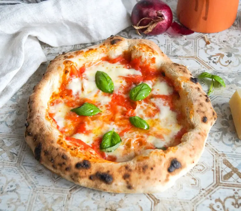 Pizza Napoletana, món ăn biểu tượng của ẩm thực Ý