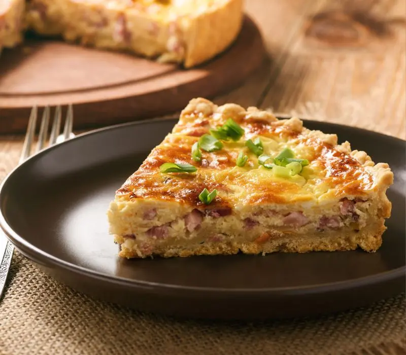 Quiche Lorraine: Bánh tart mặn trứ danh vùng Lorraine, Pháp