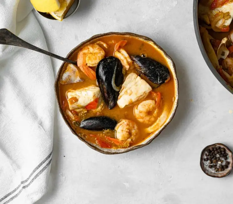 Súp cá Bouillabaisse đặc sản nức tiếng vùng Marseille Pháp