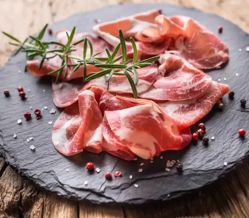 Thưởng thức Prosciutto, tinh hoa thịt muối Ý làm say lòng thực khách