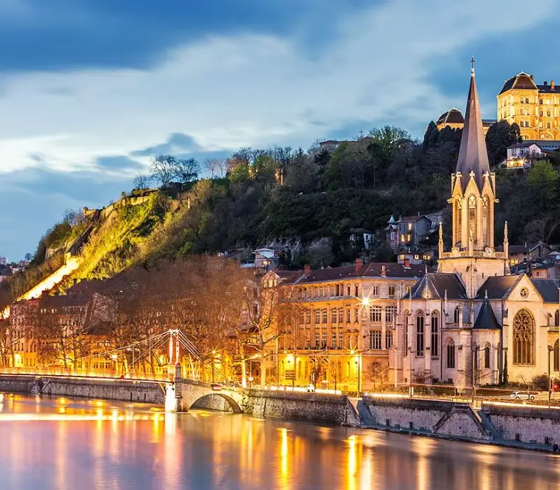 Có một Lyon in đậm dấm ấn thời đại với kiến trúc đặc sắc