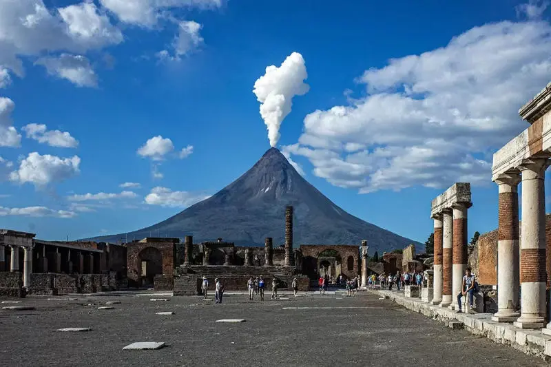 Ấn tượng trước n&uacute;i lửa Vesuvius kỳ vĩ v&agrave; độc đ&aacute;o 2