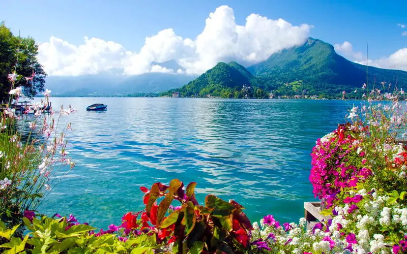 Annecy, Ph&aacute;p: Vi&ecirc;n ngọc xanh tươi của v&ugrave;ng Savoie 2