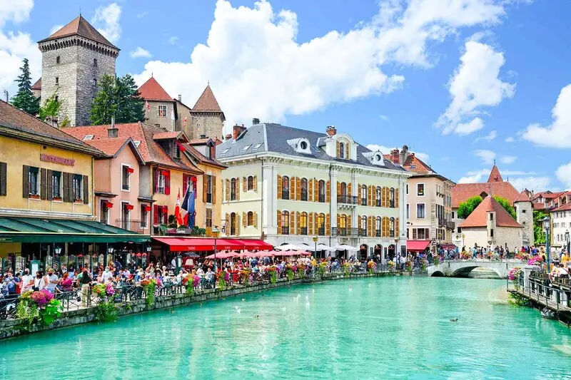 Annecy, Ph&aacute;p: Vi&ecirc;n ngọc xanh tươi của v&ugrave;ng Savoie 4