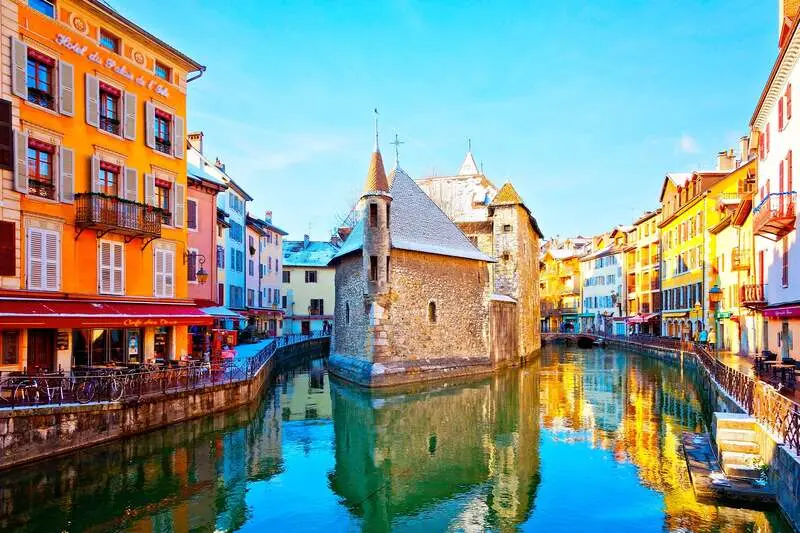 Annecy, Ph&aacute;p: Vi&ecirc;n ngọc xanh tươi của v&ugrave;ng Savoie 3