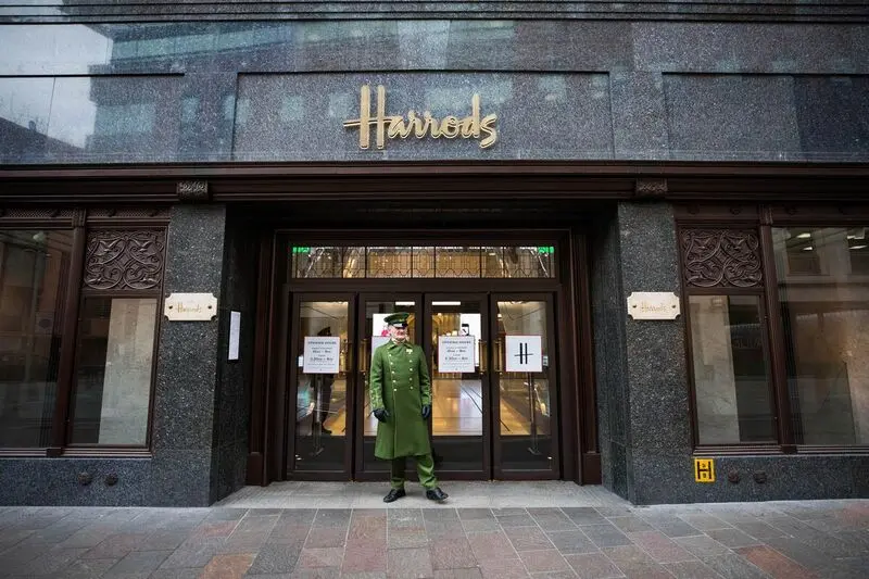 B&aacute;ch h&oacute;a Harrods London thi&ecirc;n đường cho c&aacute;c t&iacute;n đồ mua sắm ở Anh 6