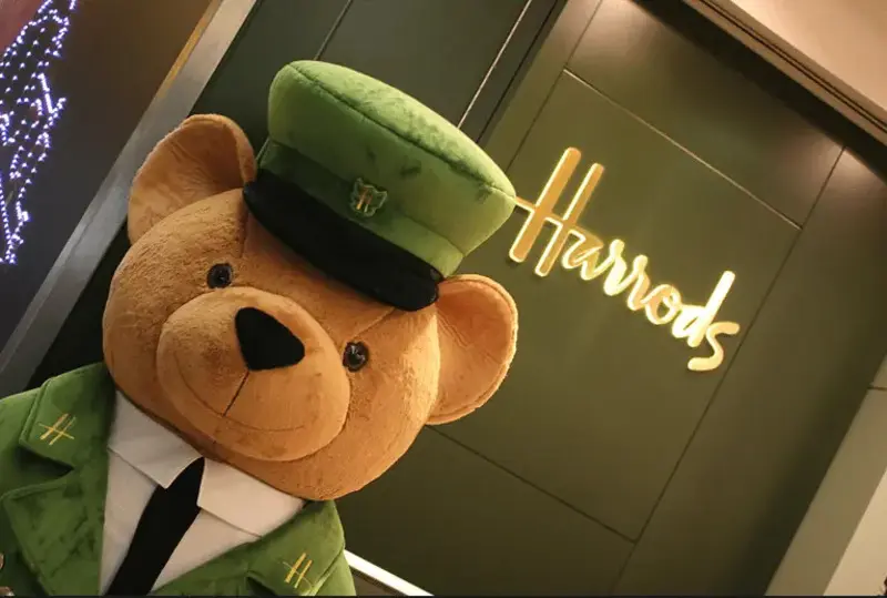 B&aacute;ch h&oacute;a Harrods London thi&ecirc;n đường cho c&aacute;c t&iacute;n đồ mua sắm ở Anh 11