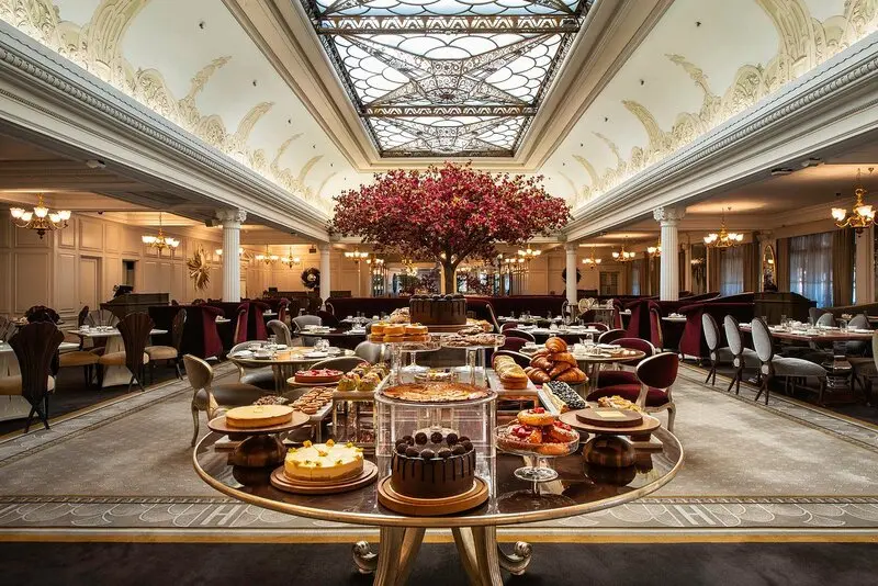 B&aacute;ch h&oacute;a Harrods London thi&ecirc;n đường cho c&aacute;c t&iacute;n đồ mua sắm ở Anh 3