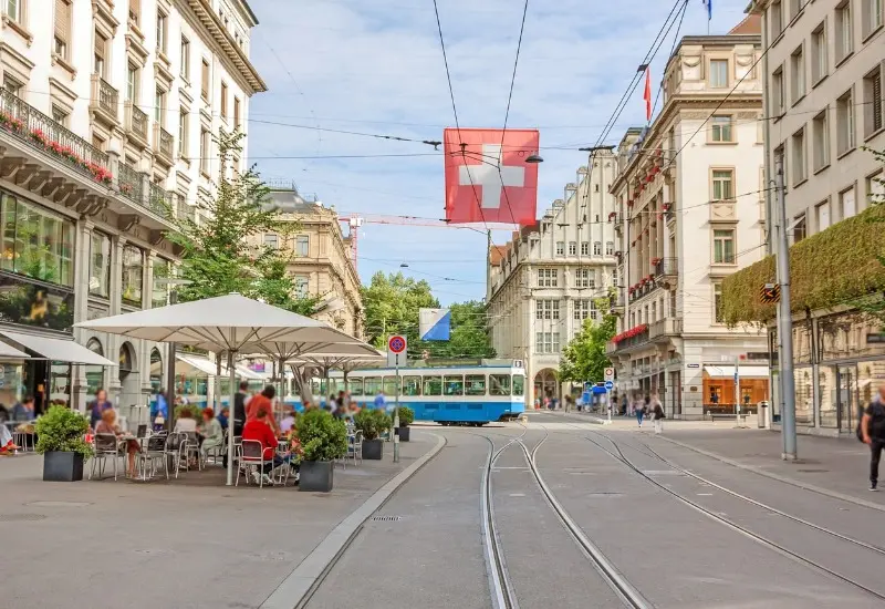 Bahnhofstrasse: Con phố mua sắm nổi tiếng bậc nhất Zurich 3