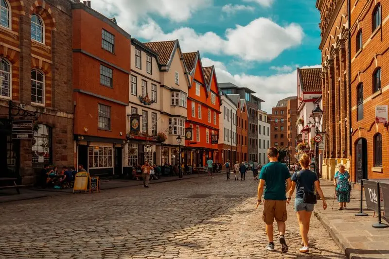 Bristol, th&agrave;nh phố Anh quốc tr&agrave;n đầy tinh thần nghệ thuật 3