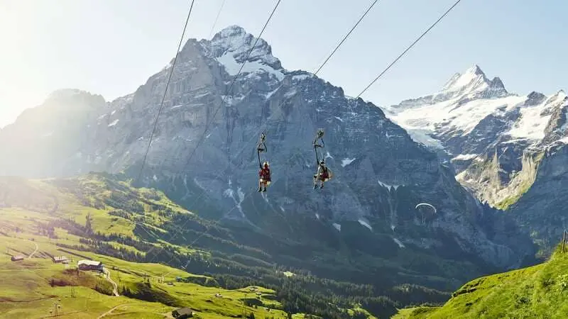 Bước v&agrave;o thế giới mộng mơ của L&agrave;ng Grindelwald cổ t&iacute;ch 2