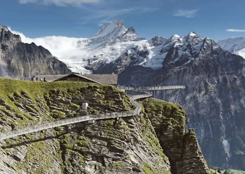 Bước v&agrave;o thế giới mộng mơ của L&agrave;ng Grindelwald cổ t&iacute;ch 6
