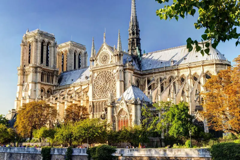 Cẩm nang du lịch Paris với 7 trải nghiệm lãng mạn và thơ mộng 9