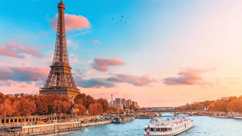 Cẩm nang du lịch Paris với 7 trải nghiệm lãng mạn và thơ mộng 2