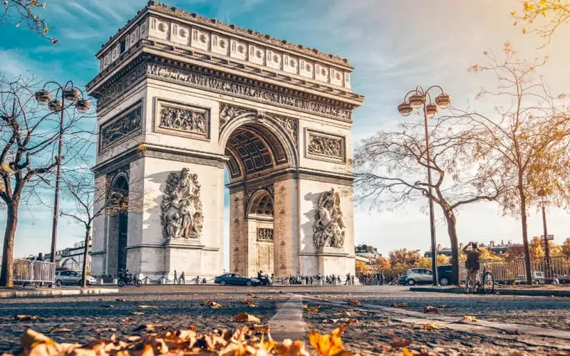 Cẩm nang du lịch Paris với 7 trải nghiệm lãng mạn và thơ mộng 10