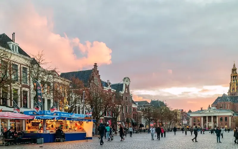 Cảm nhận n&eacute;t đẹp văn h&oacute;a v&agrave; lịch sử của th&agrave;nh phố Groningen 12