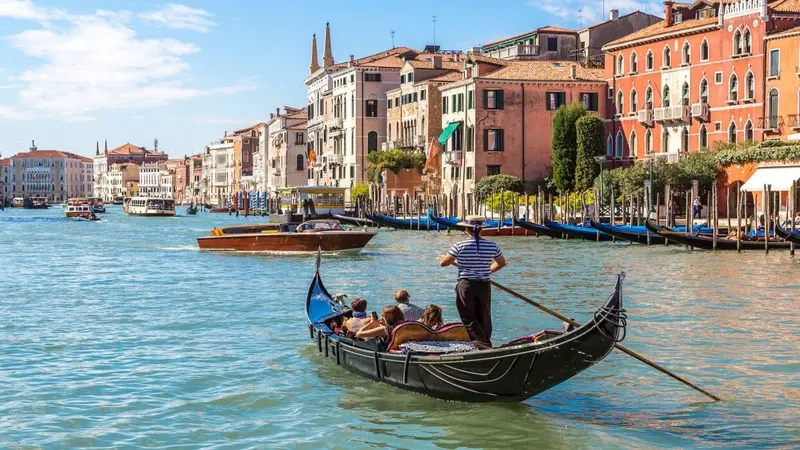 Chiếc thuyền Gondolas &ldquo;quốc d&acirc;n&rdquo; tại th&agrave;nh phố nổi Venice 8