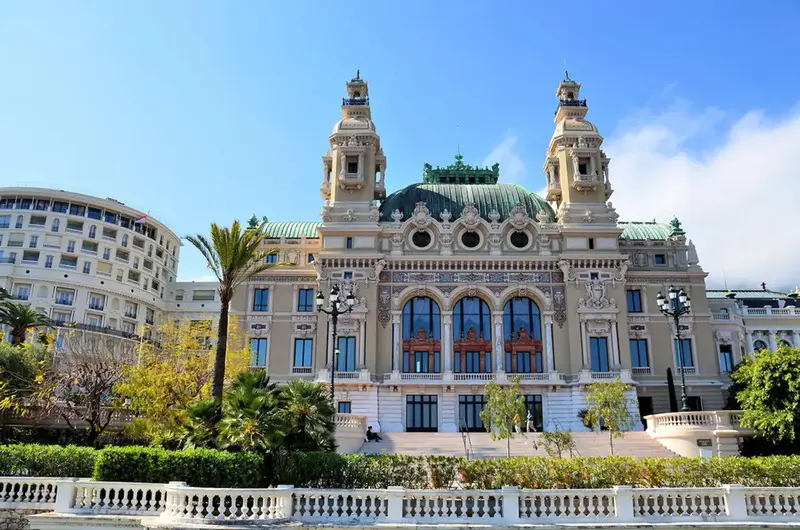 Chi&ecirc;m ngưỡng Monte Carlo với những địa điểm xa hoa, tr&aacute;ng lệ 8
