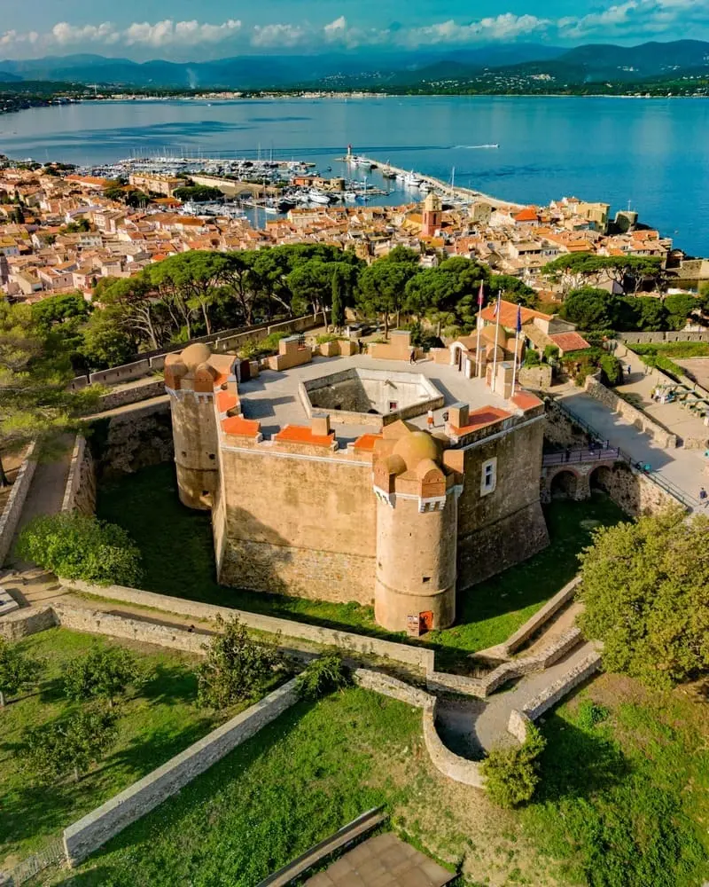 C&oacute; g&igrave; tại Saint Tropez, thị trấn xinh đẹp nước Ph&aacute;p? 7
