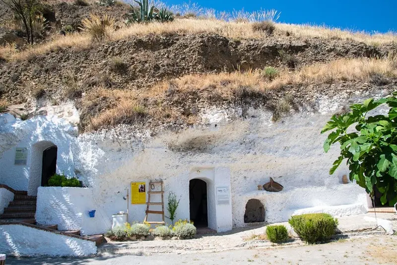 C&oacute; một Granada đầy chất thơ ngay giữa l&ograve;ng T&acirc;y Ban Nha 7