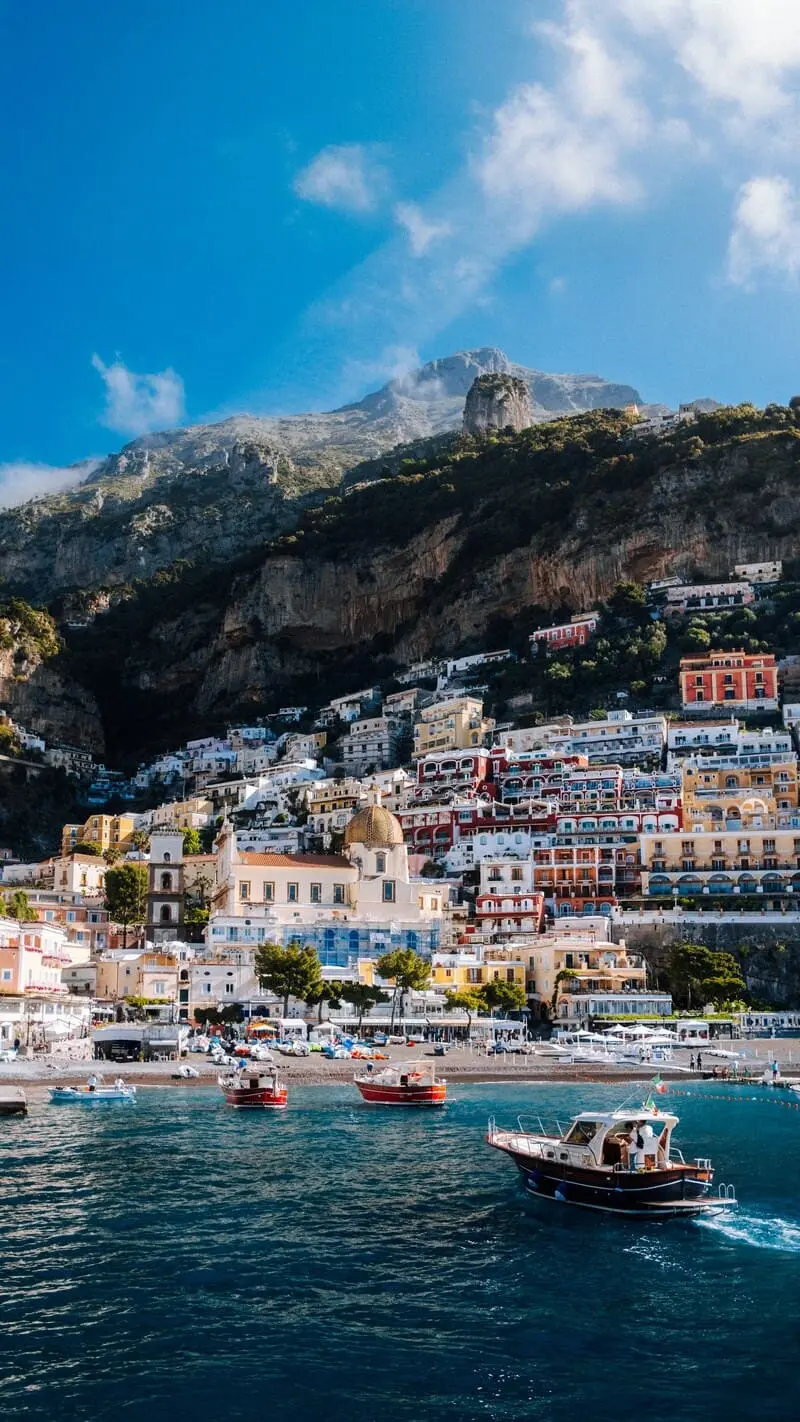 C&oacute; một l&agrave;ng biển Positano y&ecirc;n b&igrave;nh b&ecirc;n bờ biển Amalfi 8