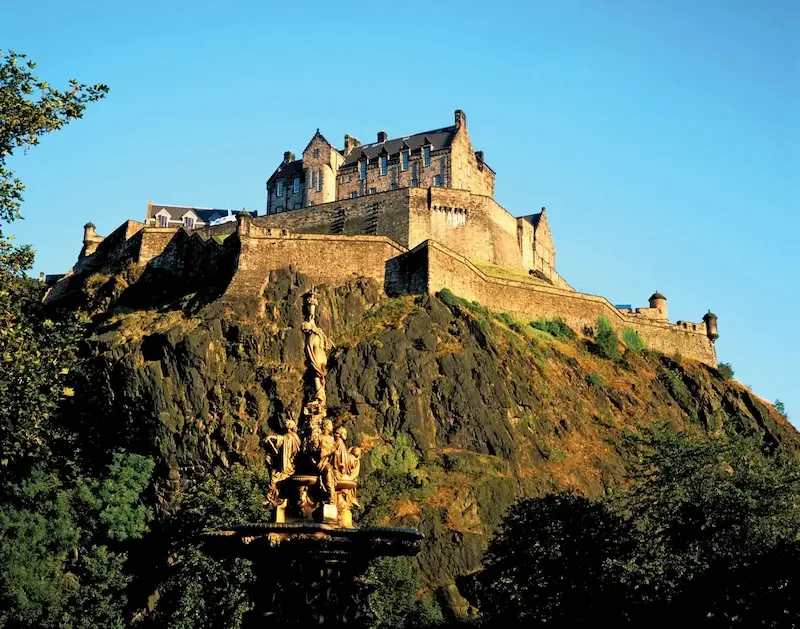 C&oacute; một Scotland huyền b&iacute; c&ugrave;ng bản sắc văn h&oacute;a đậm đ&agrave; 4