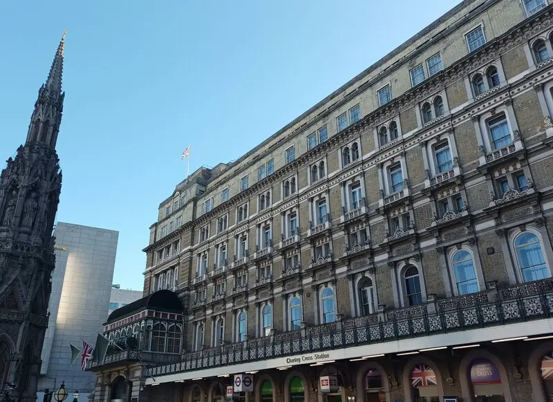 Covent Garden: &lsquo;Khu vườn&rsquo; mua sắm v&agrave; giải tr&iacute; sầm uất London 4