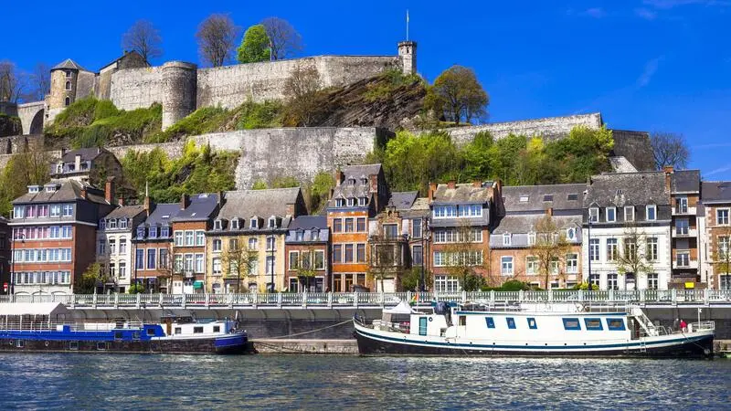 Dạo bước ở th&agrave;nh phố Namur: Vi&ecirc;n ngọc v&ugrave;ng Wallonia nước Bỉ 2