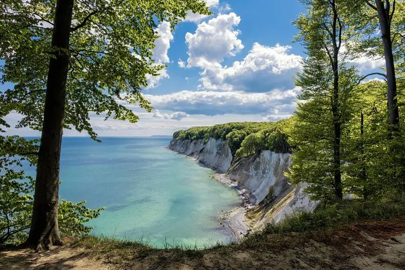 Đảo R&uuml;gen lớn nhất nước Đức v&agrave; h&agrave;nh tr&igrave;nh tuyệt đẹp b&ecirc;n bờ Baltic 2