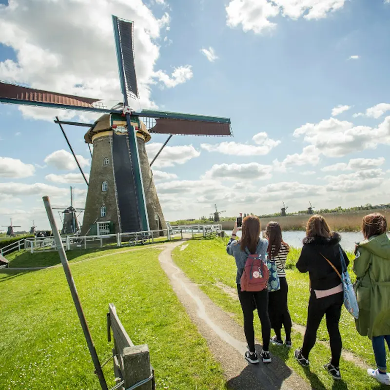 Đến Kinderdijk chi&ecirc;m ngưỡng vẻ đẹp bất tận của cối xay gi&oacute; H&agrave; Lan 4