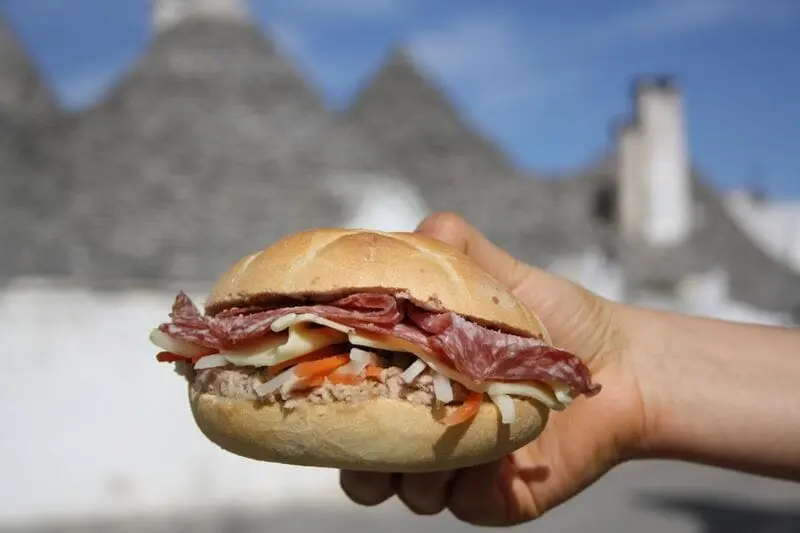 Du lịch Alberobello nước &Yacute;, nơi c&oacute; những t&ograve;a nh&agrave; trullo tuyệt đẹp 9