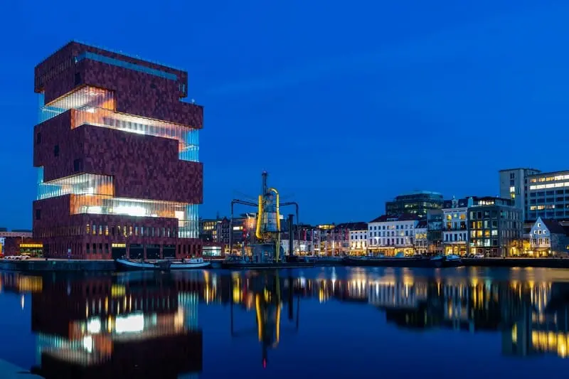 Du lịch Antwerp, vi&ecirc;n kim cương lấp l&aacute;nh giữa l&ograve;ng nước Bỉ 3