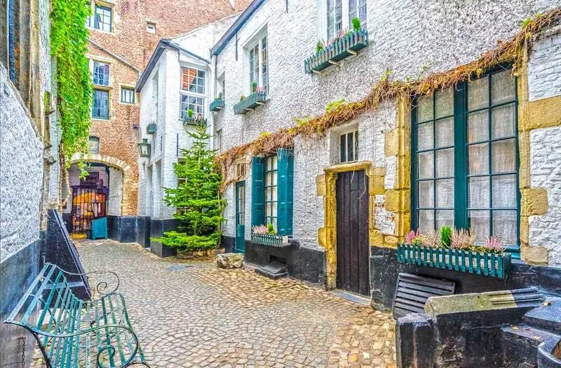 Du lịch Antwerp, vi&ecirc;n kim cương lấp l&aacute;nh giữa l&ograve;ng nước Bỉ 10