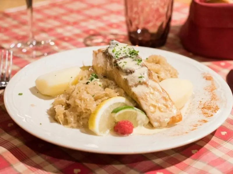 Du lịch Colmar, kh&aacute;m ph&aacute; kỳ quan cổ t&iacute;ch giữa l&ograve;ng nước Ph&aacute;p 12