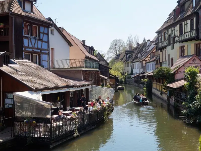 Du lịch Colmar, kh&aacute;m ph&aacute; kỳ quan cổ t&iacute;ch giữa l&ograve;ng nước Ph&aacute;p 11